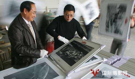 《百名摄影记者聚焦中国》大型图片展赴美加巡展