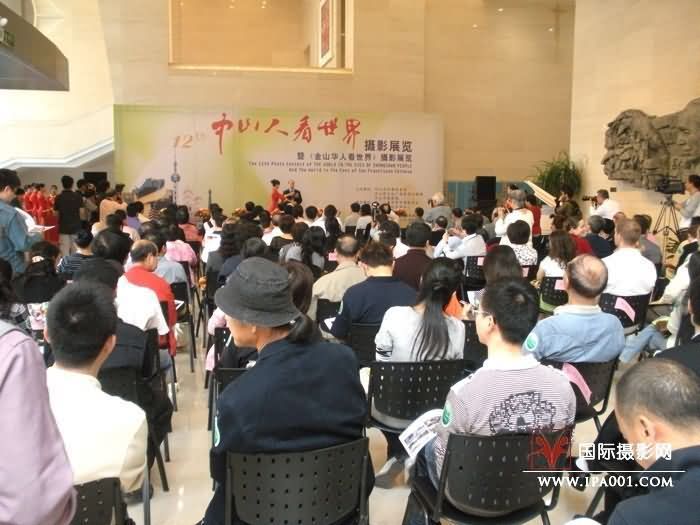 点击支持随意缩放