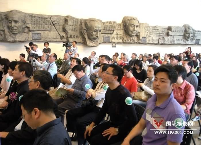 点击支持随意缩放