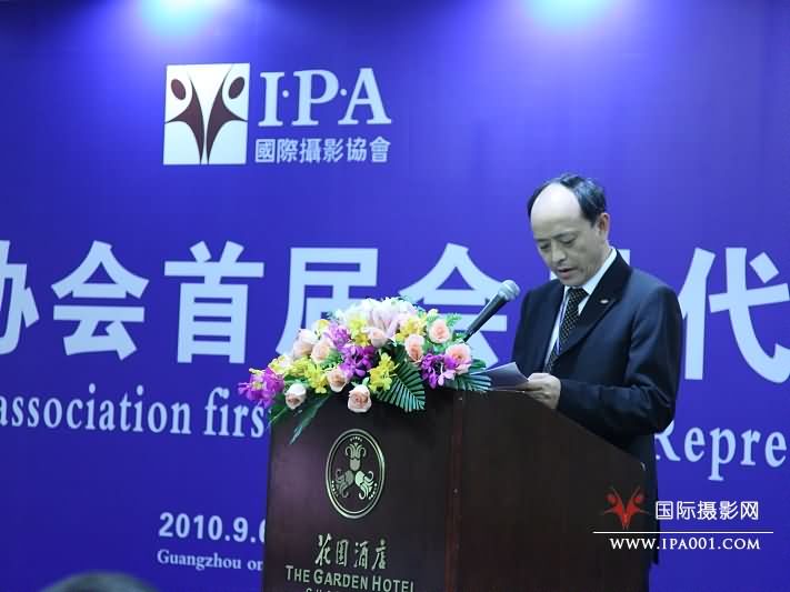 刘力克宣读候选名单