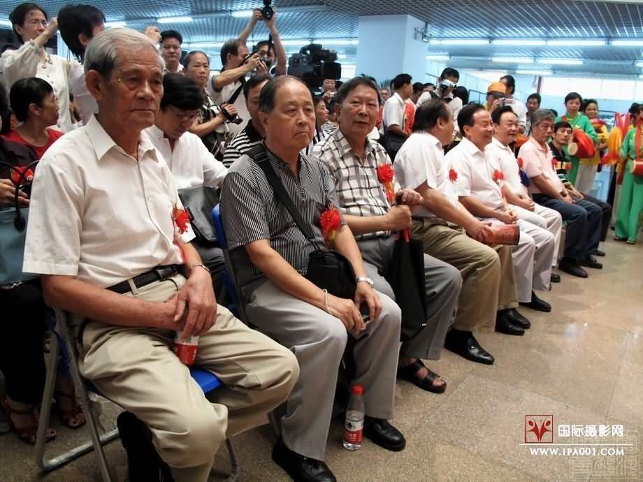 点击支持随意缩放