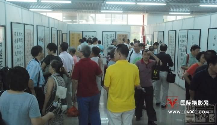 点击支持随意缩放