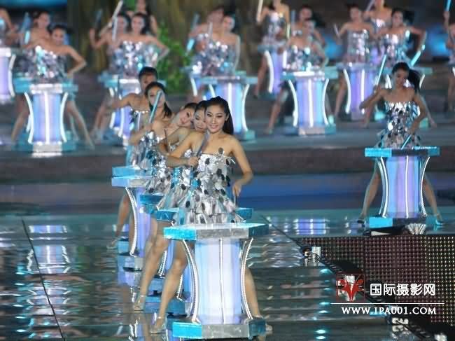 激情奔放的演出.JPG