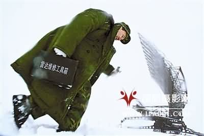 冒雪“出诊”（二等奖）朱晓磊摄　