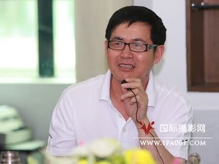 研讨会由国际摄影协会执行主席谢大才主持