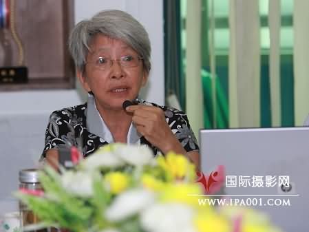 民族摄影专业委员会主任陈载雅