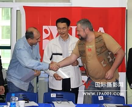 发行仪式现场