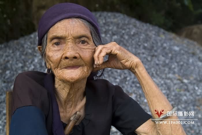 生活在中国边境的越南女人