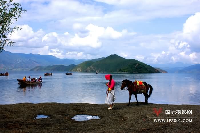 泸沽情思(摄于云南泸沽湖).jpg