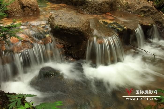 【小溪潺潺】.jpg