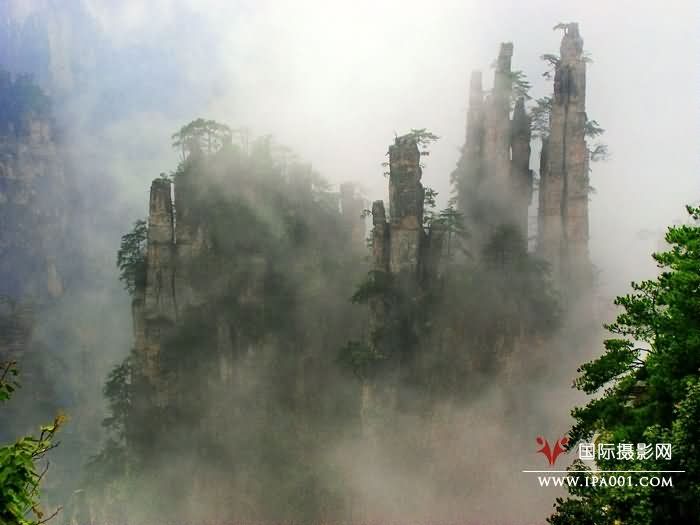 《峰林异景》