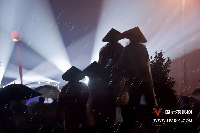 《雨夜》2012-02-.jpg