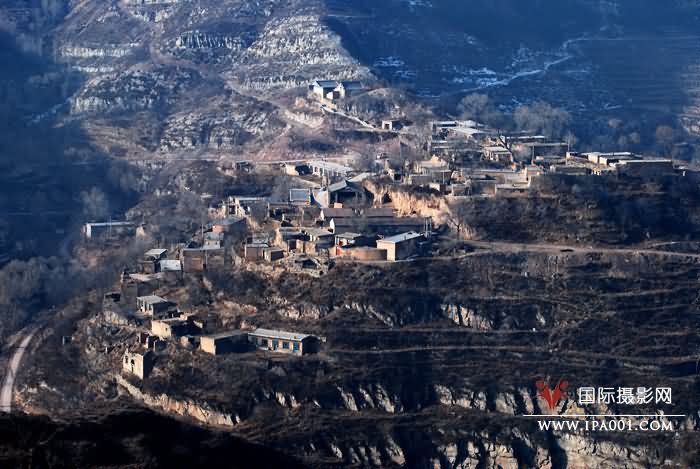 宁静的小山村.jpg