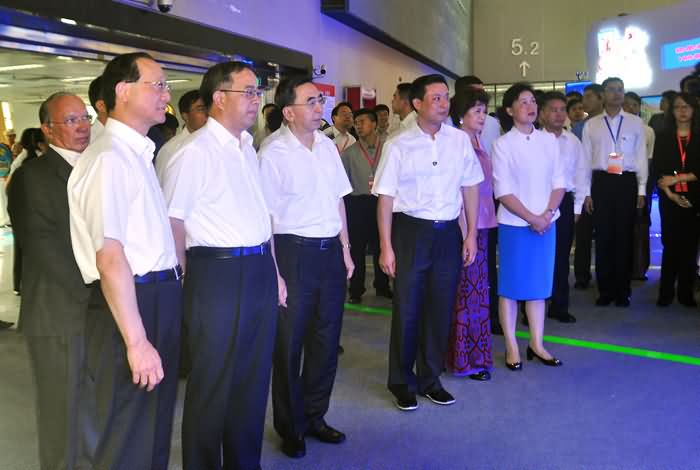 祝贺2013中国（广东）国际旅游产业博览会隆重开幕