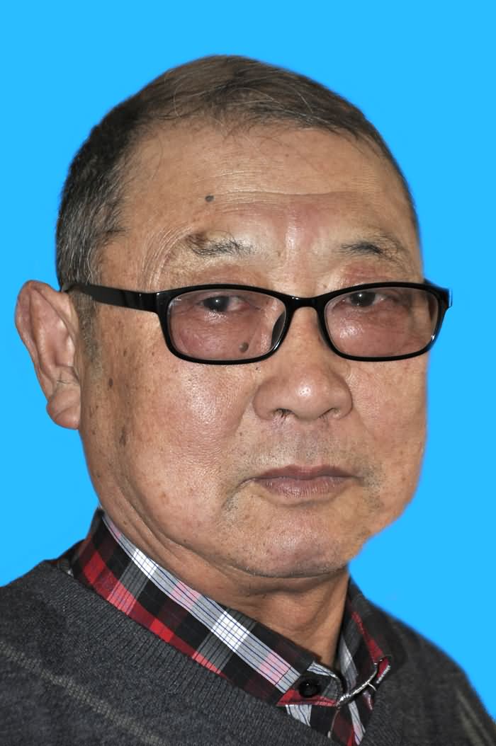 何伟