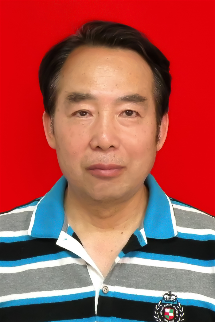 王琦.