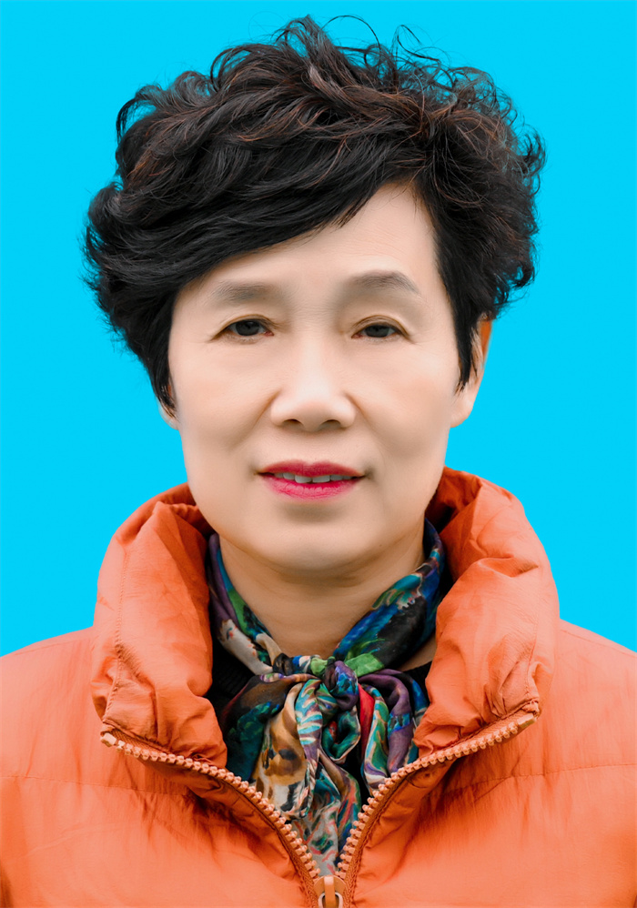 苏春眉.