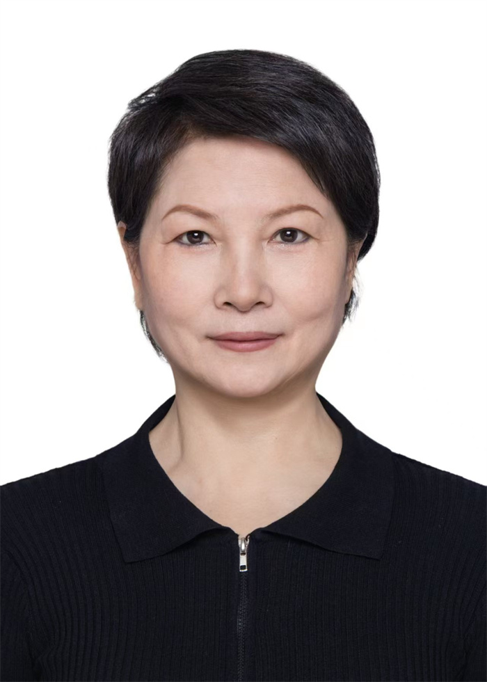 王红.