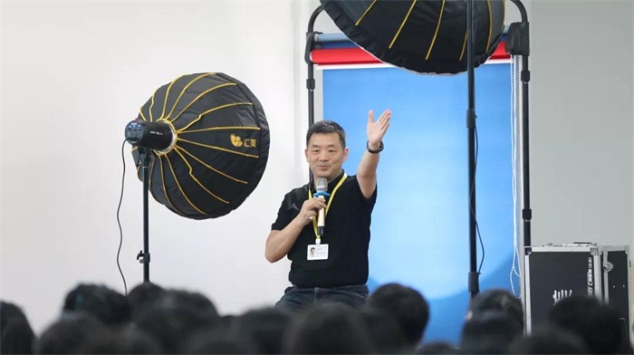 国际摄影协会对奋达学员的摄影职业技能考核圆满结束！