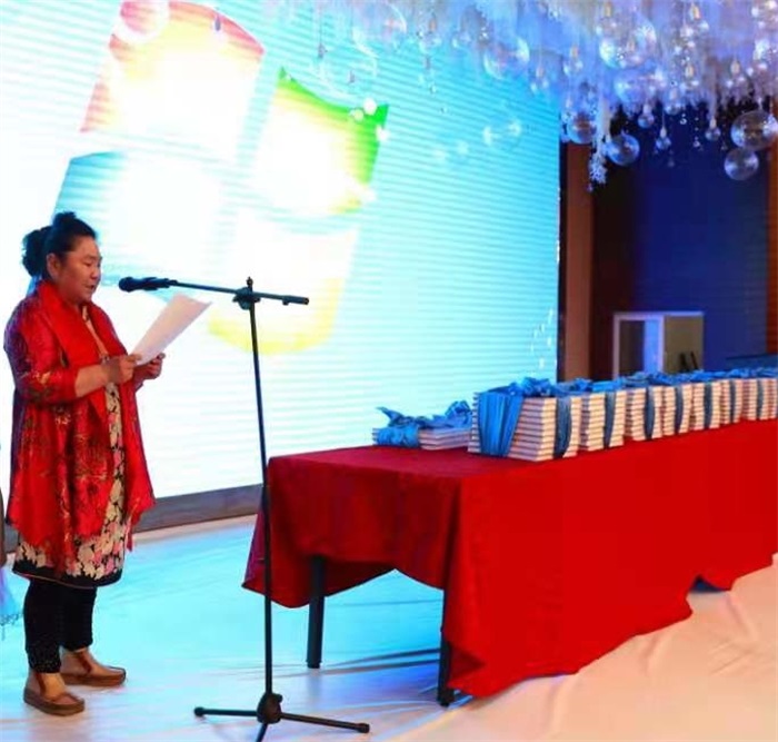 《大美阿拉善》摄影画册首发仪式暨会员作品展示交流会隆重举行