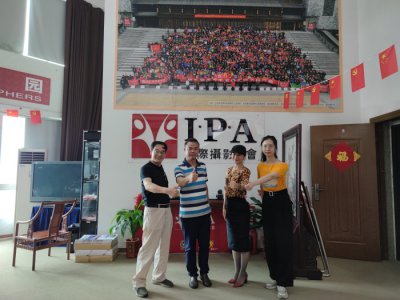 政协委员莅临广州国际摄影协会指导工作