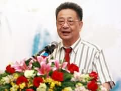 我会名誉主席梁惠湘《摄海光韵》汇编集广州..
