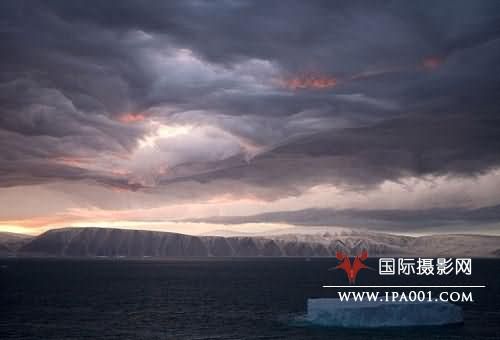 摄影师在格陵兰拍到壮观云层照片(图)