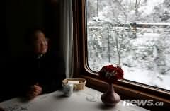 温总理在灾区照片获摄影“金镜头”金奖[组图]
